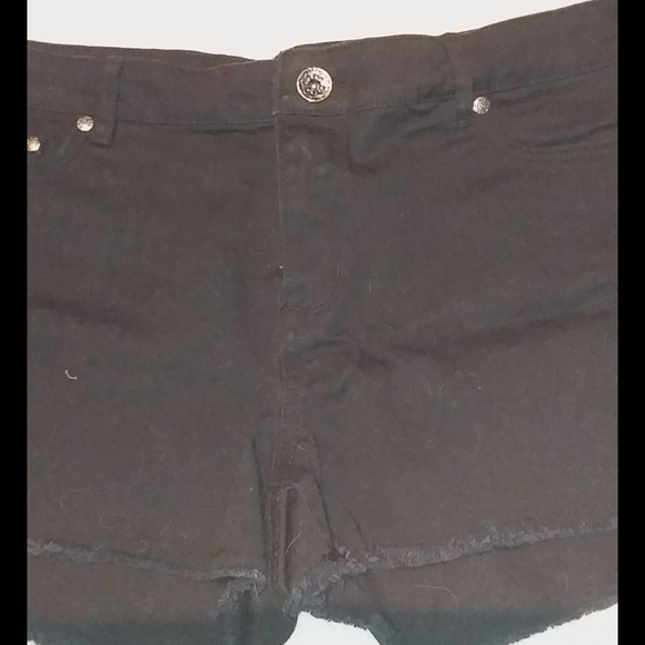 ✅4/$25✅ Mystyle NWT Women’s Black Jean style shorts size 14! - Picture 3 of 3